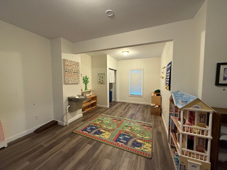 More Photos Of 942 E 3rd St, Monroe Schools For Sale