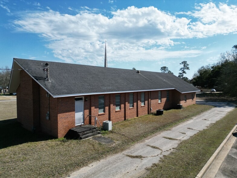 More Photos Of 702 E Church St, Atmore Specialty For Sale