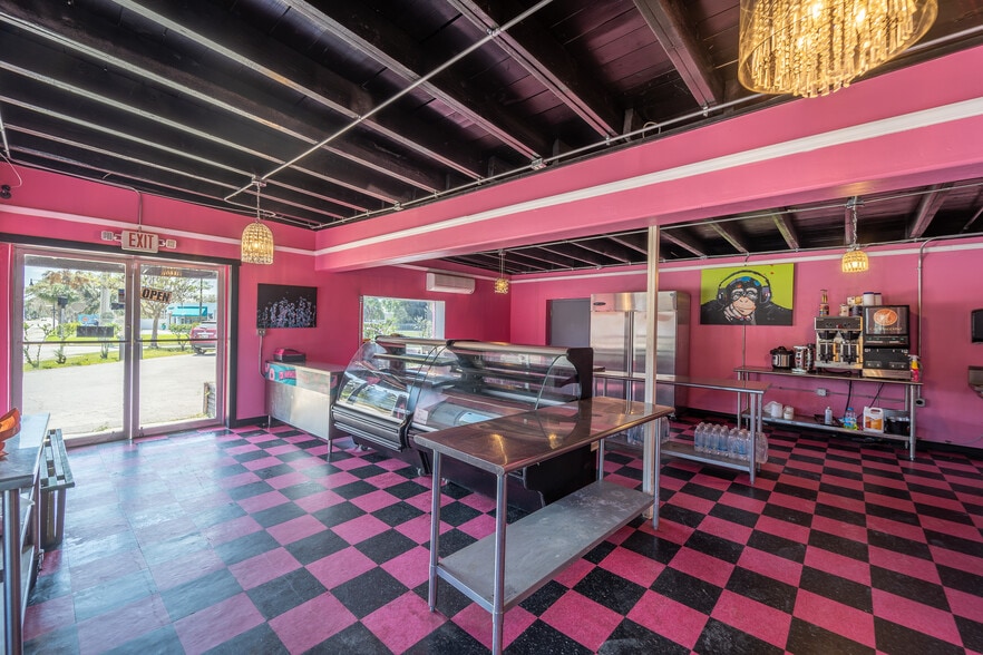 More Photos Of 1412 N Magnolia Ave, Ocala Restaurant For Sale