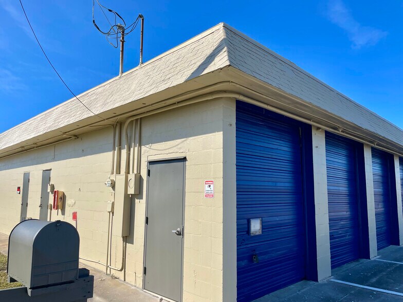 More Photos Of 2894 Dusa Dr, Melbourne Warehouse For Lease