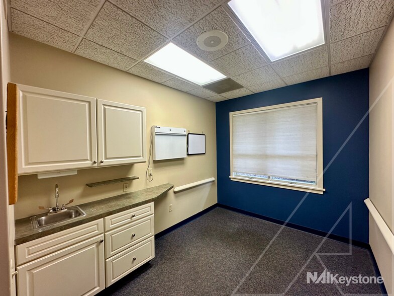 More Photos Of 2201 Ridgewood Rd, Wyomissing Medical For Sale