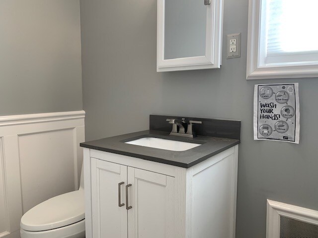 More Photos Of 12 Bank Ave, Smithtown Office For Lease