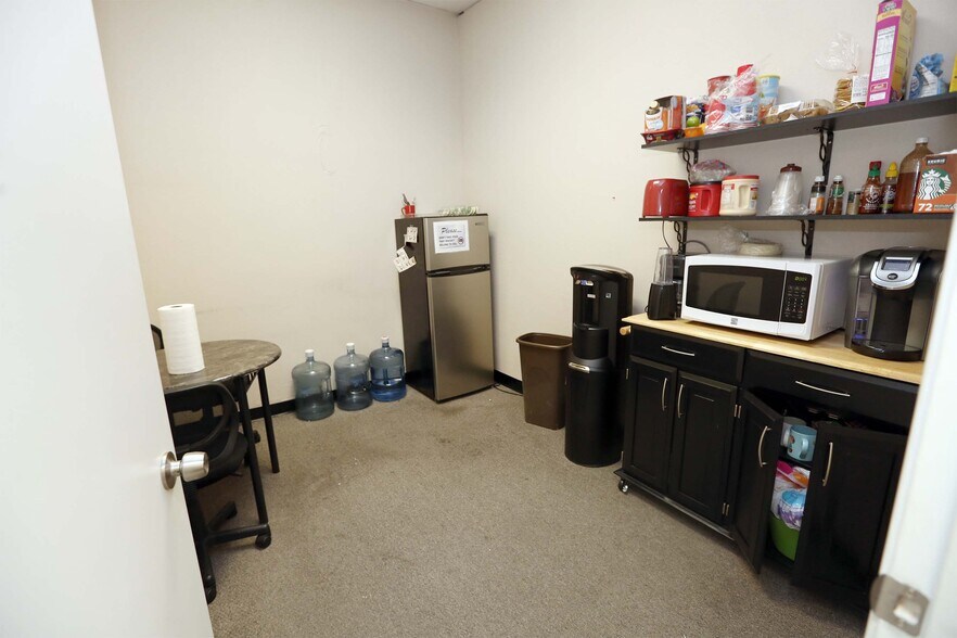 More Photos Of Thomas Rd @ SWC Thomas Rd. & 51st Ave., Phoenix Unknown For Lease