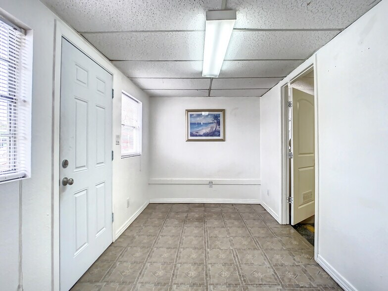 More Photos Of 315 Magnolia Ave, Auburndale Office Residential For Lease