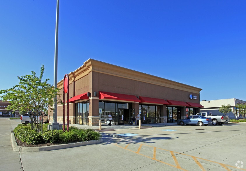 Primary Photo Of 8571 Westheimer Rd, Houston General Retail For Lease