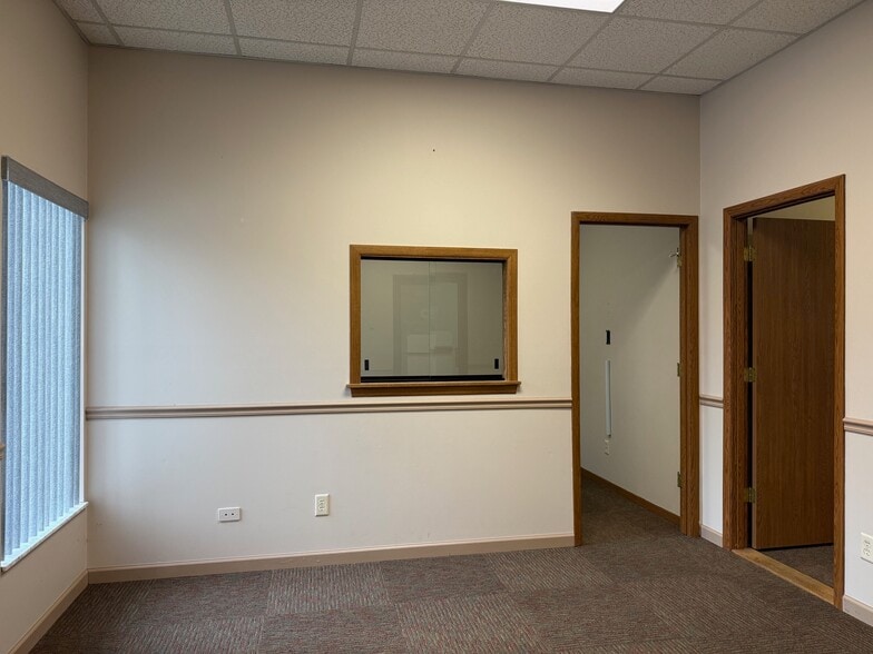 More Photos Of 2300 Freeport Rd, New Kensington Office Residential For Lease