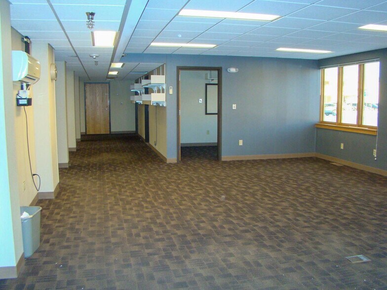 More Photos Of 112 7th St NE, Rochester Medical For Lease
