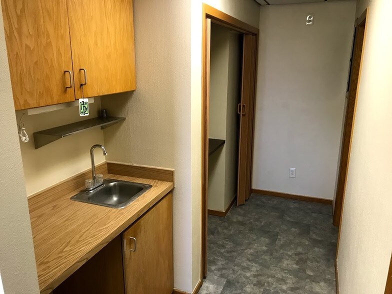 More Photos Of 3768 Norwood Dr, Littleton Warehouse For Lease