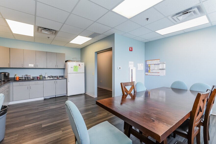 More Photos Of 634 Peachtree Pky, Cumming Medical For Lease