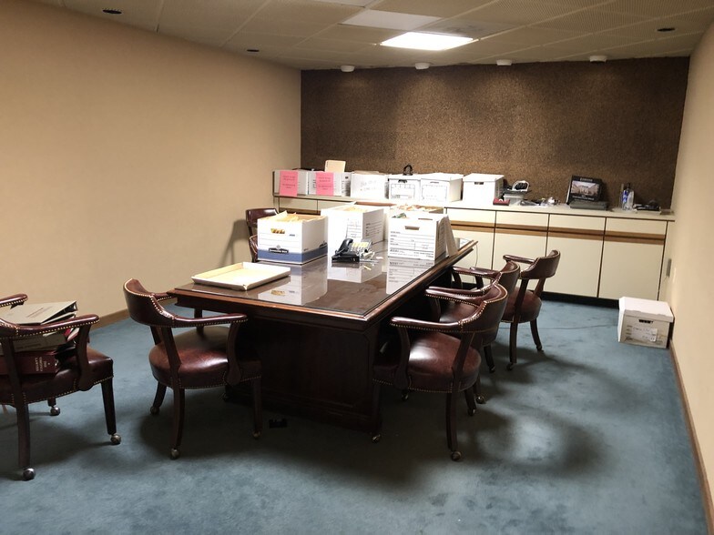More Photos Of 10805 Main St, Fairfax Medical For Sale