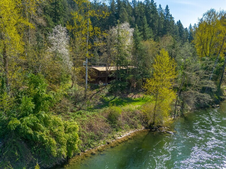 More Photos Of 1325 E Columbia River Hwy, Troutdale Restaurant For Sale