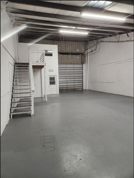 More Photos Of 7150 Devons Rd, Riviera Beach Warehouse For Lease