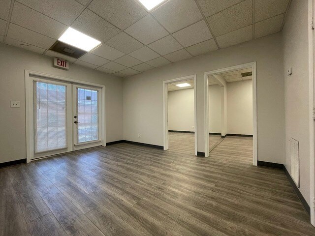 More Photos Of 4701 Midlothian Tpke, Crestwood Unknown For Lease