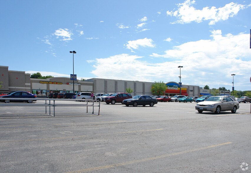 More Photos Of 4323-4357 N Chouteau Tfwy, Kansas City Unknown For Lease