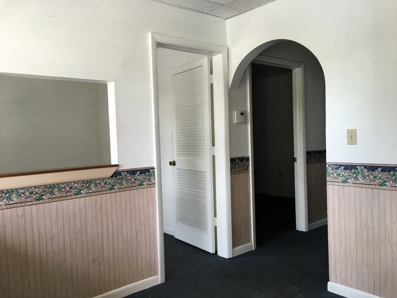 More Photos Of 27725 Old US Highway 41, Bonita Springs Office For Lease