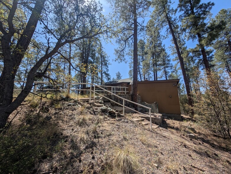 More Photos Of 101 Marapai Rd, Prescott Specialty For Sale