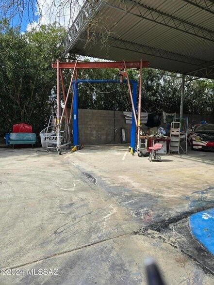 More Photos Of 1750 W Roger Rd, Tucson Auto Repair For Sale