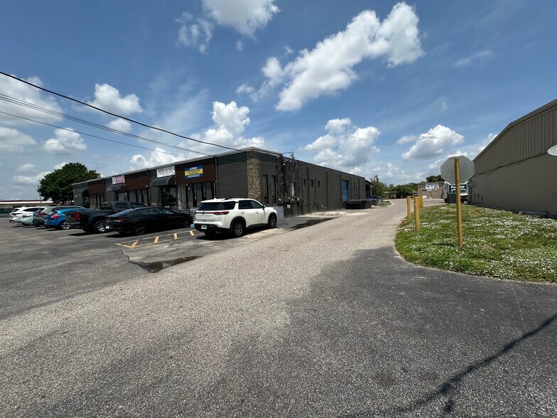 More Photos Of 1011 W Lancaster Rd, Orlando General Retail For Sale