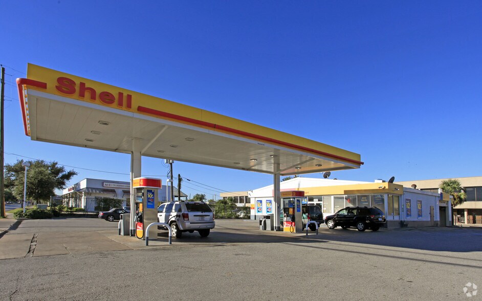 Primary Photo Of 3202 Chimney Rock Rd, Houston Convenience Store For Sale
