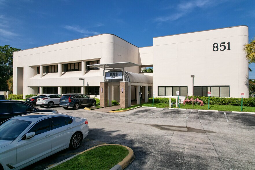 More Photos Of 851 Broken Sound Pky NW, Boca Raton Office For Lease