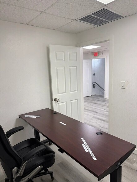 More Photos Of 664-672 NW 118th St, Miami Warehouse For Lease