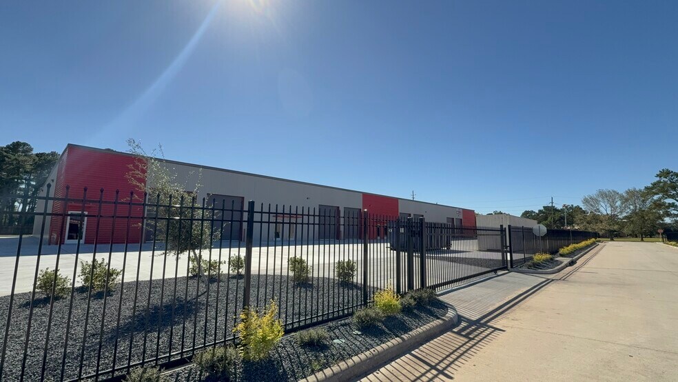 More Photos Of 4333-4334 Kreinhop Rd, Spring Unknown For Lease