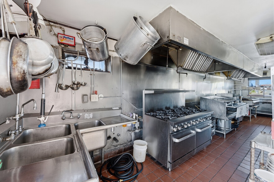 More Photos Of 3350 Saviers Rd, Oxnard Fast Food For Sale