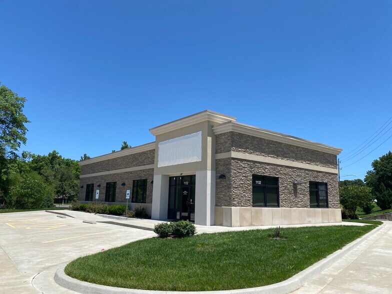 More Photos Of 1132 W Kansas St, Liberty Office For Lease