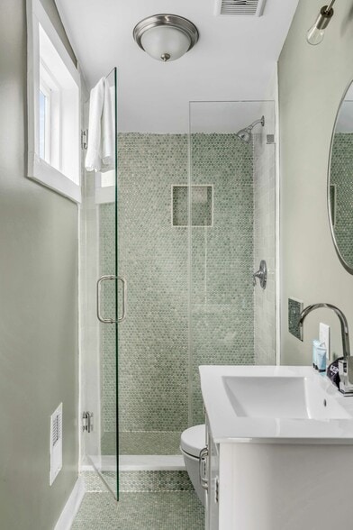 More Photos Of 140 Spring St, Charleston Hospitality For Sale