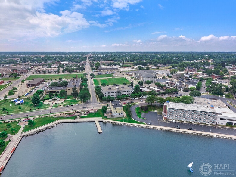 More Photos Of 600 52nd St, Kenosha Office For Lease