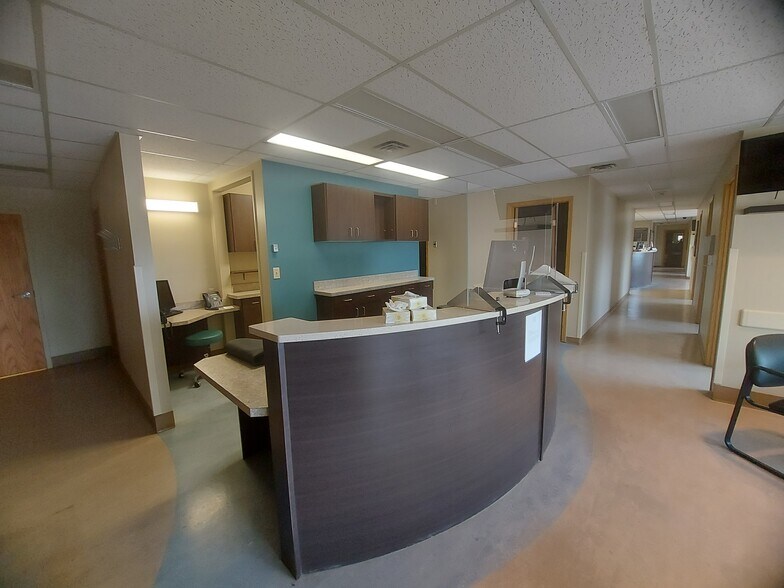 More Photos Of 4705 48 Ave, Red Deer Medical For Lease