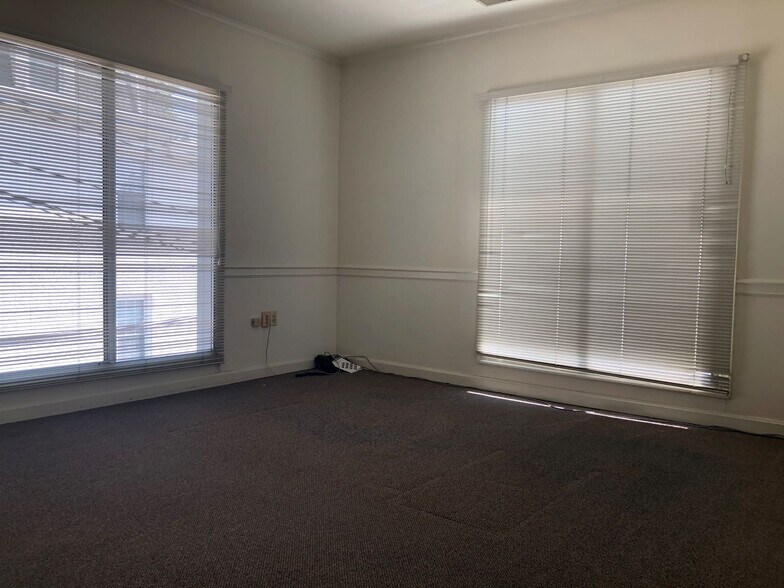 More Photos Of 20 3rd St W, Media Office For Sale