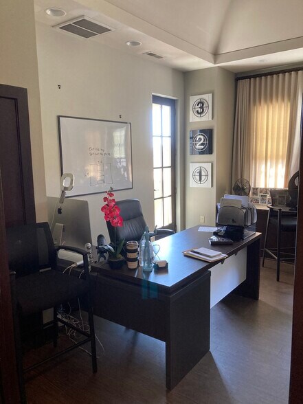 More Photos Of 1531 E Bradford Pky, Springfield Medical For Lease