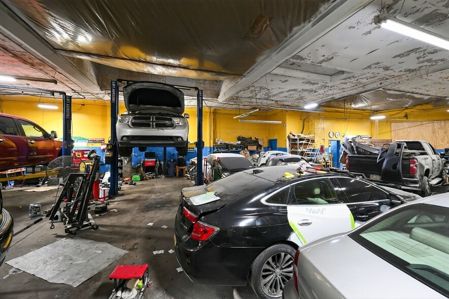 More Photos Of 1339-1347 Windrim Ave, Philadelphia Auto Repair For Sale