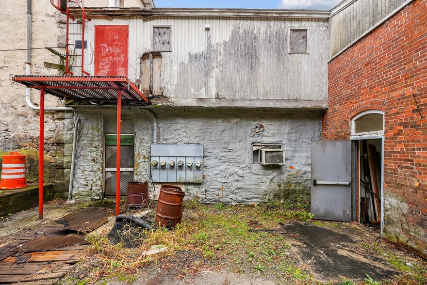 More Photos Of 45 Old Flat River, Coventry Manufacturing For Sale