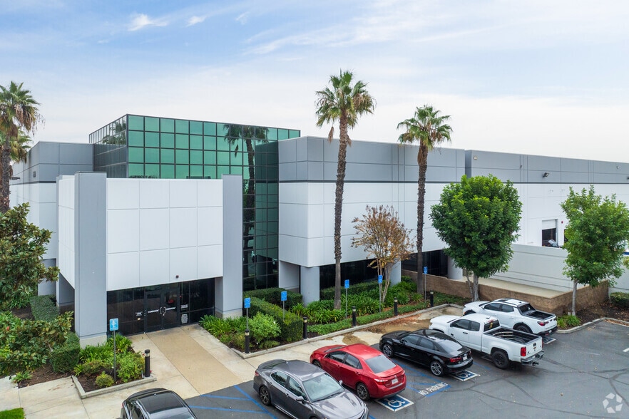 More Photos Of 3950 Airport Dr, Ontario Warehouse For Lease