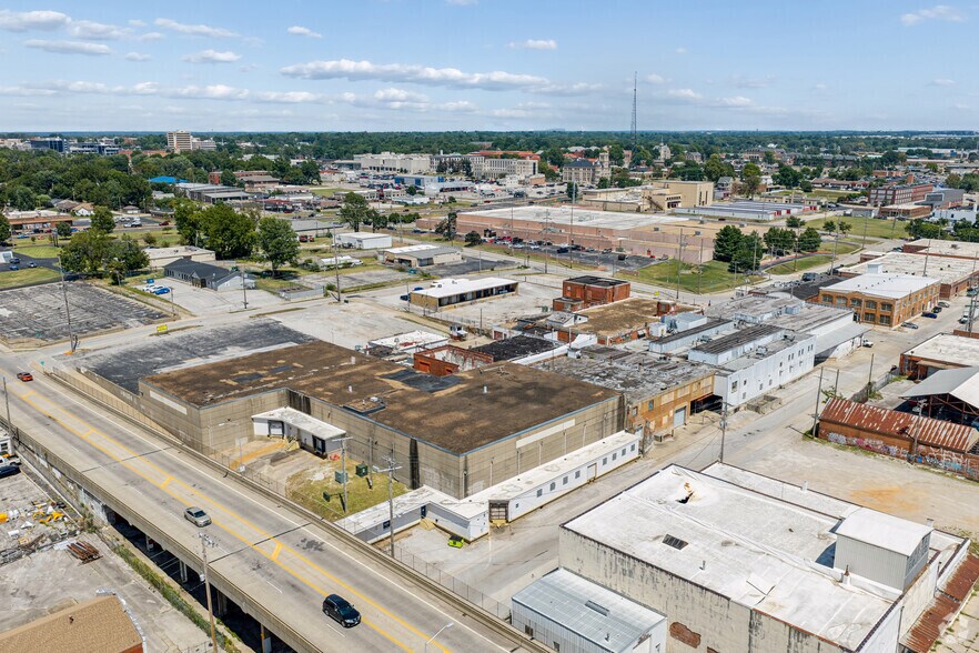 More Photos Of 501 N Main Ave, Springfield Warehouse For Lease