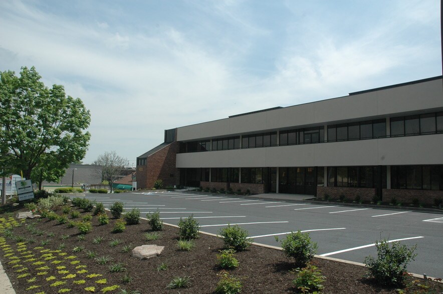 More Photos Of 4109-4111 E Joppa Rd, Nottingham Office For Lease