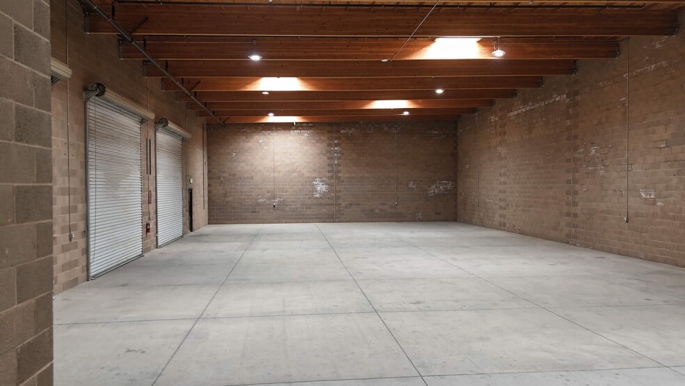 More Photos Of 1700 Olympic Dr, Turlock Warehouse For Lease