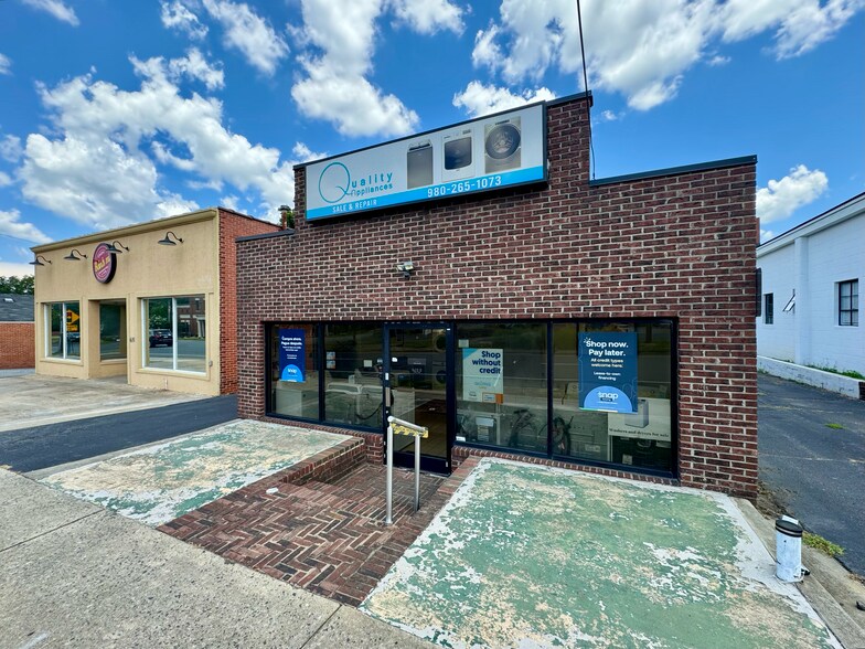 Primary Photo Of 608 Church St, Concord Fast Food For Sale