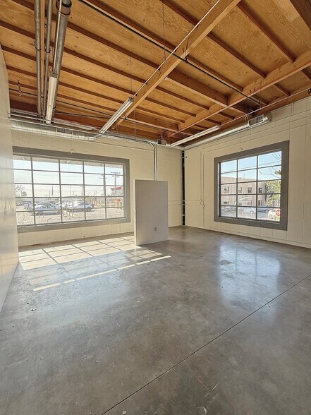 More Photos Of 100 E Graham Pl, Burbank Warehouse For Lease