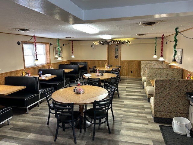 More Photos Of 122 S Union St, Bryan Restaurant For Sale