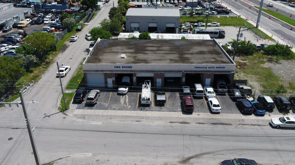 Primary Photo Of 5960-5992 SW 23rd St, West Park Showroom For Sale