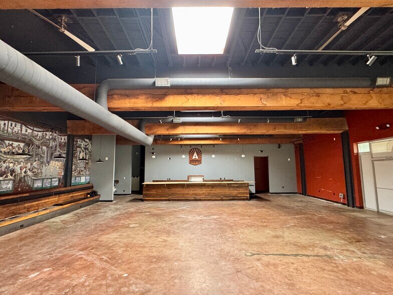 More Photos Of 6112 SE Foster Rd, Portland Freestanding For Sale