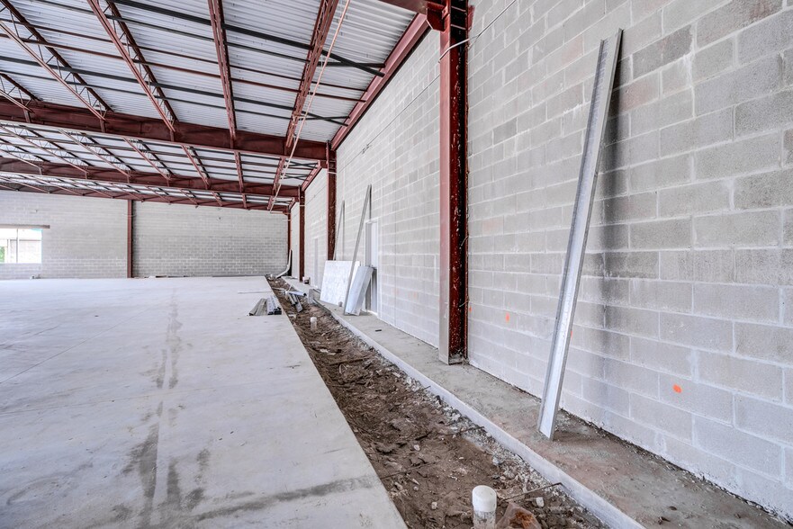 More Photos Of 18010 Kingsland Blvd, Houston Unknown For Lease