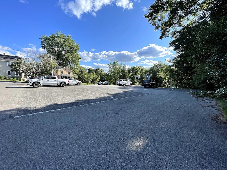 More Photos Of 205 Brooklea Dr, Fayetteville Office Residential For Sale