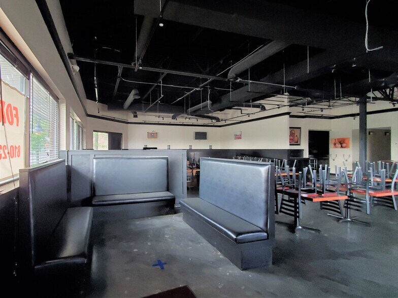 More Photos Of 2055 S Linden Rd, Flint Restaurant For Sale