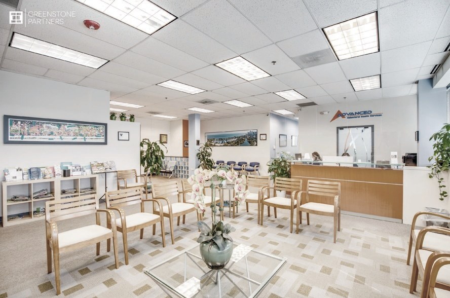 More Photos Of 1952 Mcdowell Rd, Naperville Business Park For Lease
