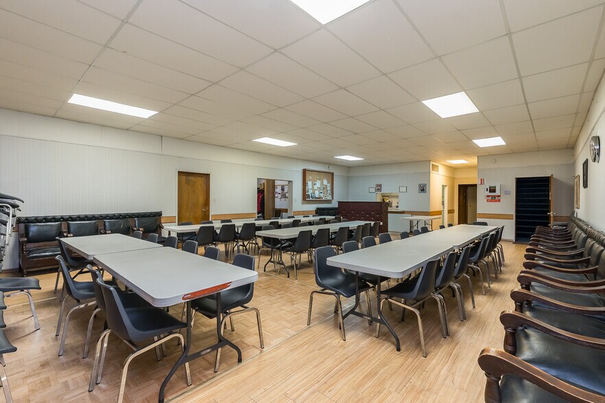 More Photos Of 33860 Pine st, Abbotsford Flex For Sale
