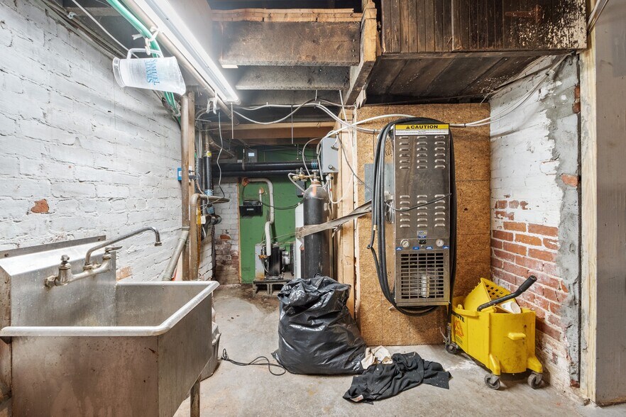 More Photos Of 166 Shrewsbury St, Worcester Restaurant For Sale